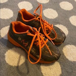 Real tree camo shoes size 12